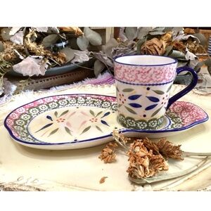 Temptations by Tara Set of 2 Sandwich Snack Plates Old World Confetti Pattern